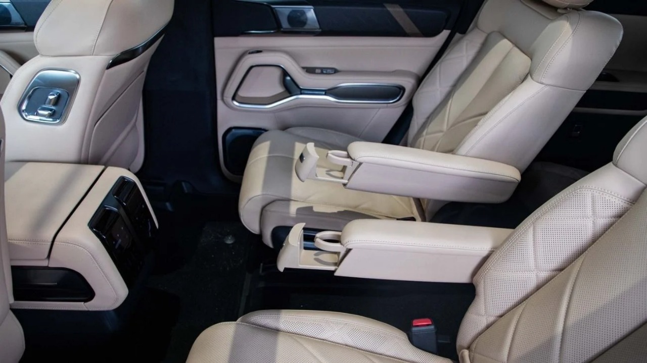 BYD Leopard 8 Gallery