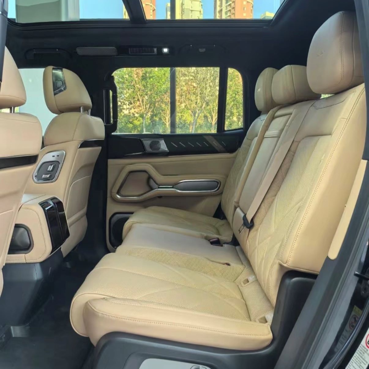 BYD Leopard 8 Gallery