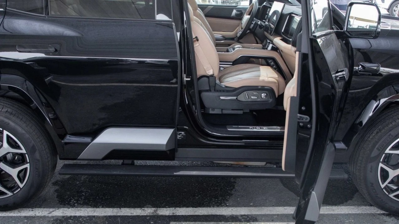 BYD Leopard 8 Gallery