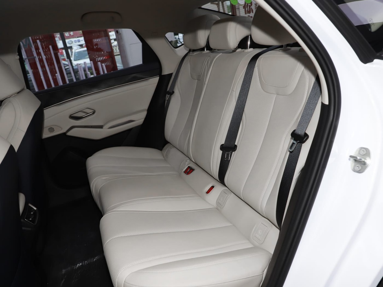 BYD qin L Gallery