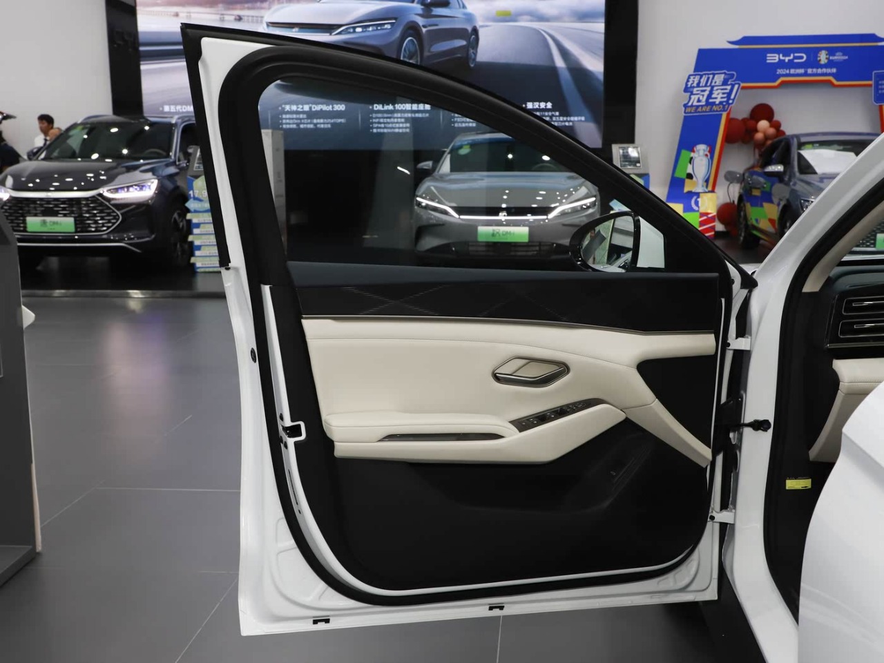 BYD qin L Gallery