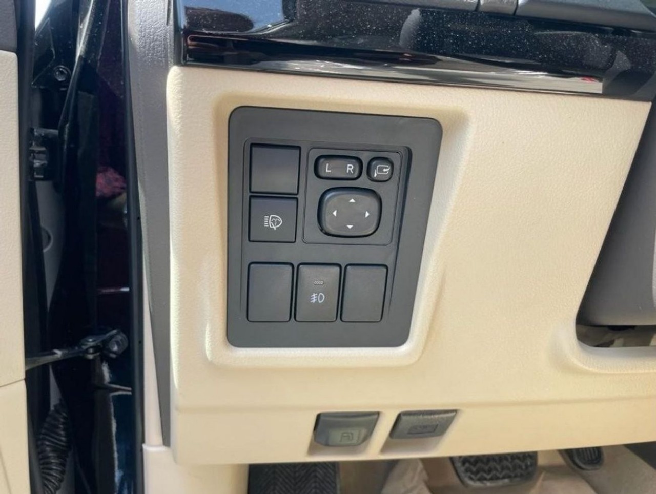 Toyota Prado 2.8 L Gallery