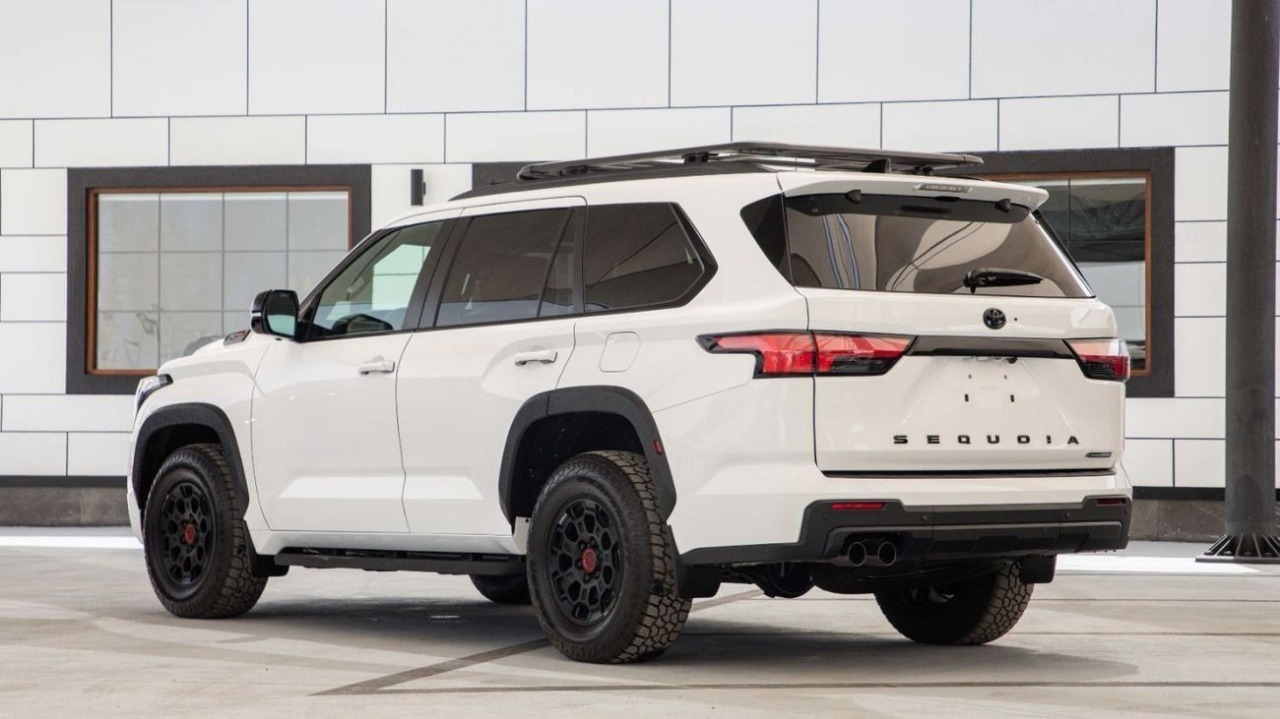 Toyota SEQUOIA Gallery