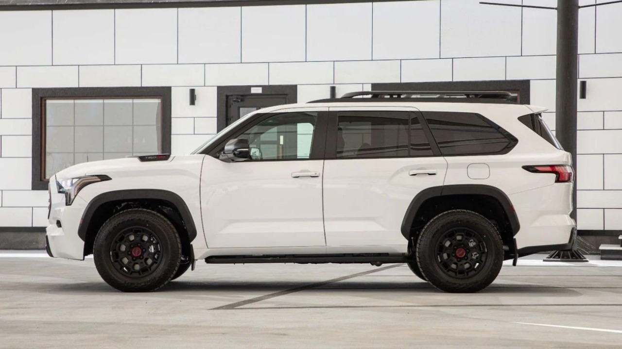 Toyota SEQUOIA Gallery